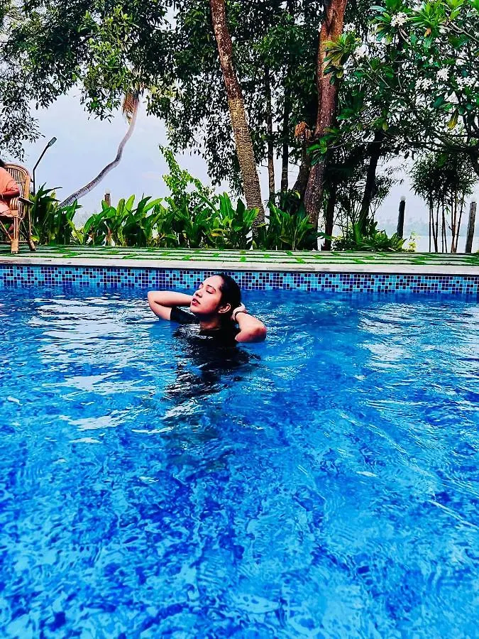 Cherai Lake Resort Cherai Beach